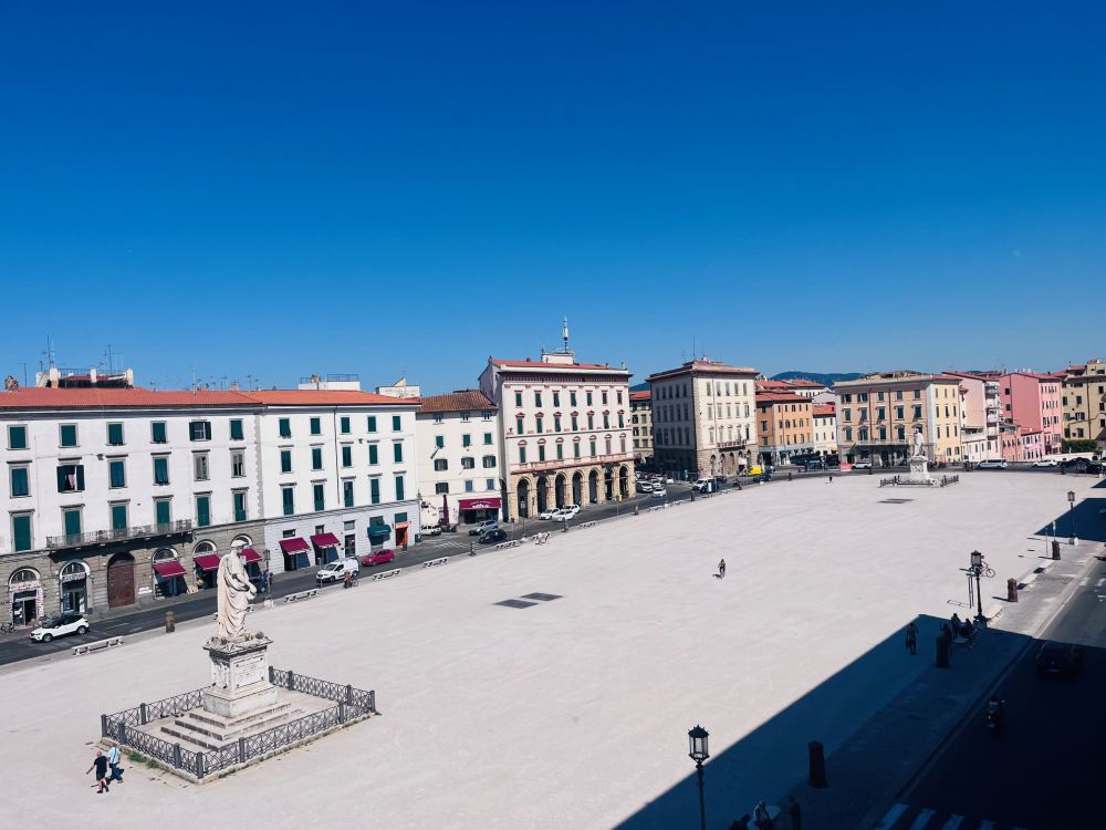 appartamento ampio e luminoso in vendita a Livorno zona centro con vista caratteristica