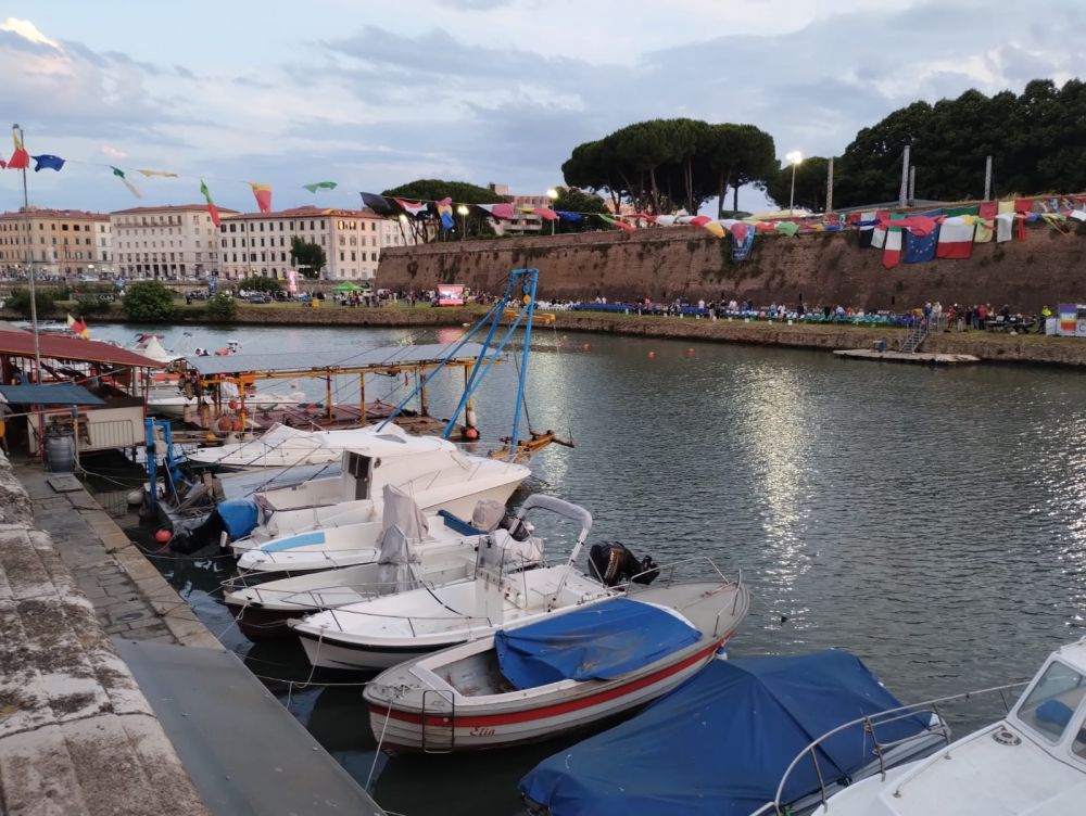 appartamento quadrilocale ristrutturato in vendita a Livorno zona Venezia-Pontino con bellissima vista caratteristica