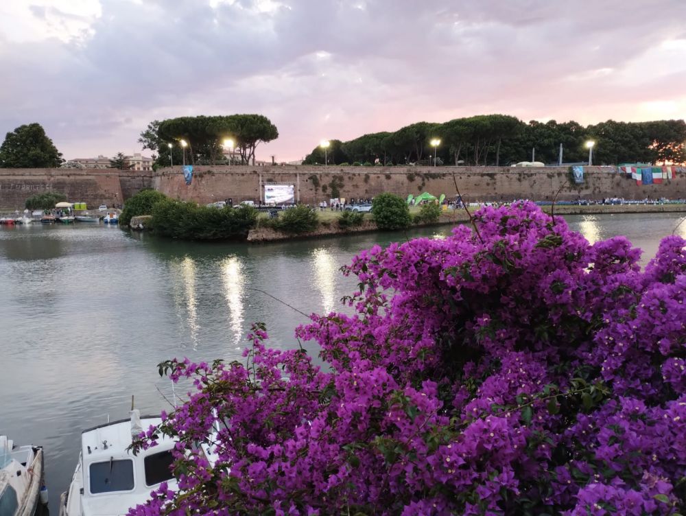 appartamento quadrilocale ristrutturato in vendita a Livorno zona Venezia-Pontino con bellissima vista caratteristica